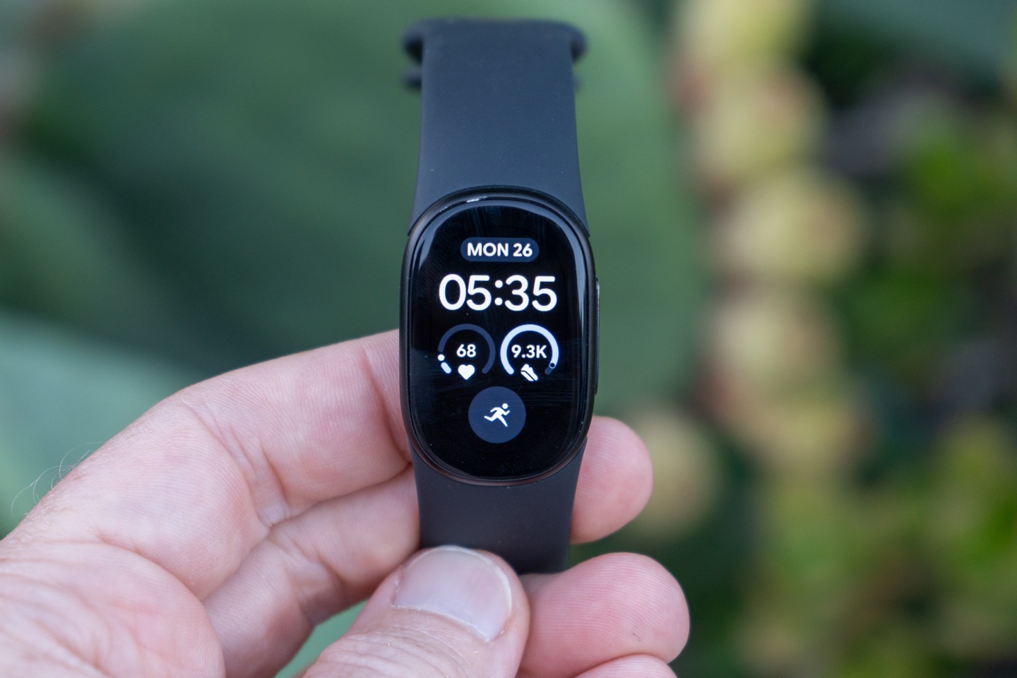 Googleのウェアラブルおすすめ3選｜Fitbit Edge・Charge 6・Pixel Watch 5を価格とバッテリーで比較（2026年10月）